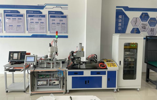 ͨ�ÙC��O(sh��)�䰲�b�c�{(di��o)ԇ�C�ό�Ӗ(x��n)ƽ�_