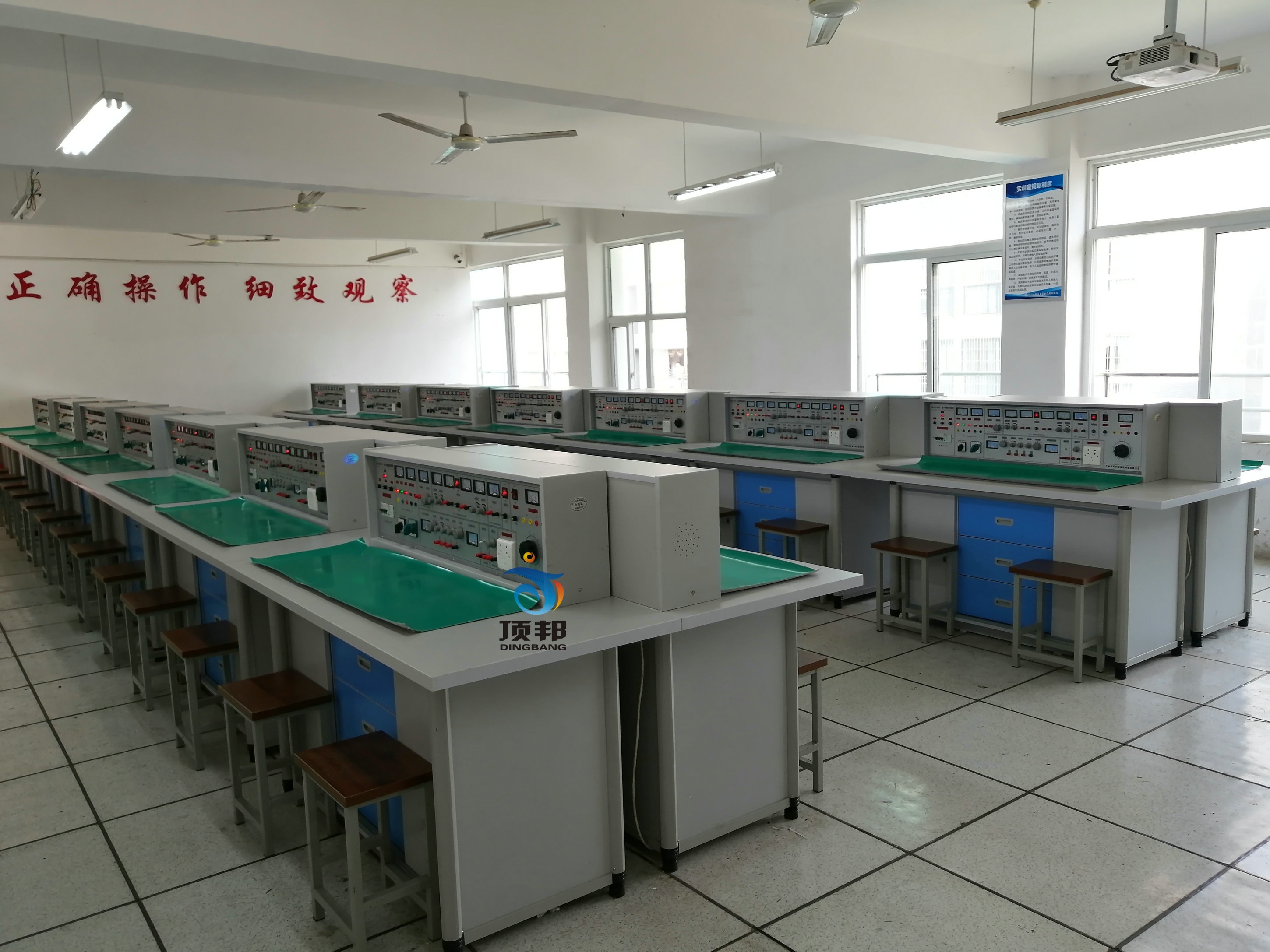 通用電工實驗室成套設(shè)備