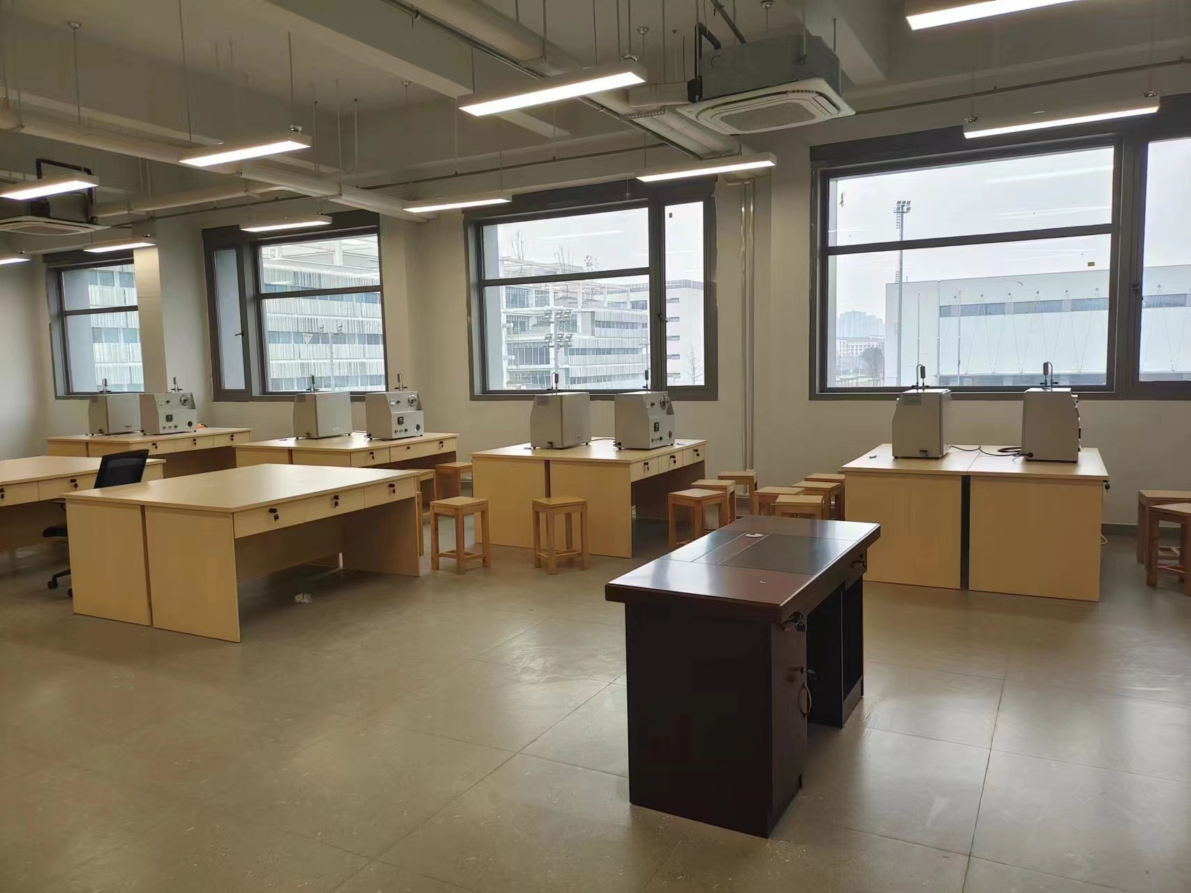 �����P-T�Pϵ���x