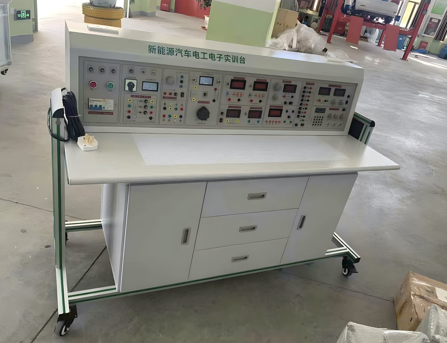 新能源汽車電工電子實訓(xùn)臺