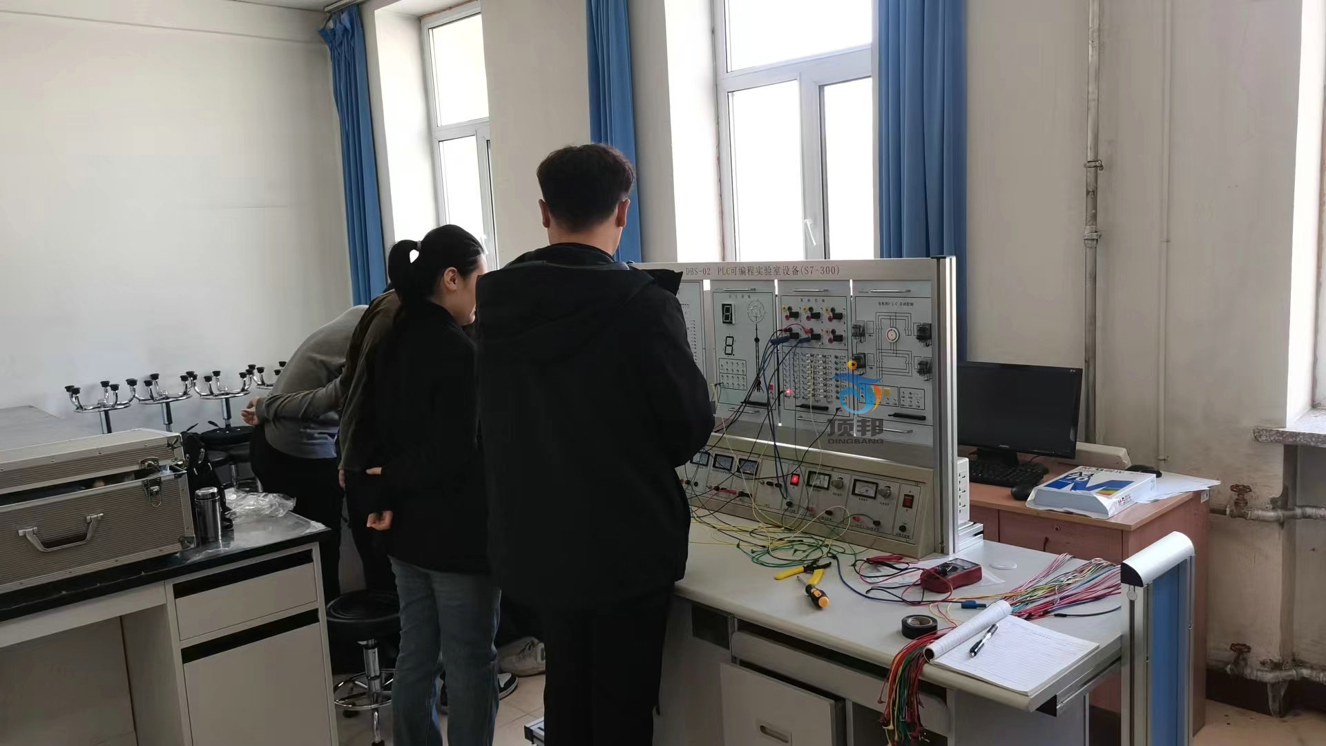 西門子PLC可編程實(shí)驗(yàn)室設(shè)備