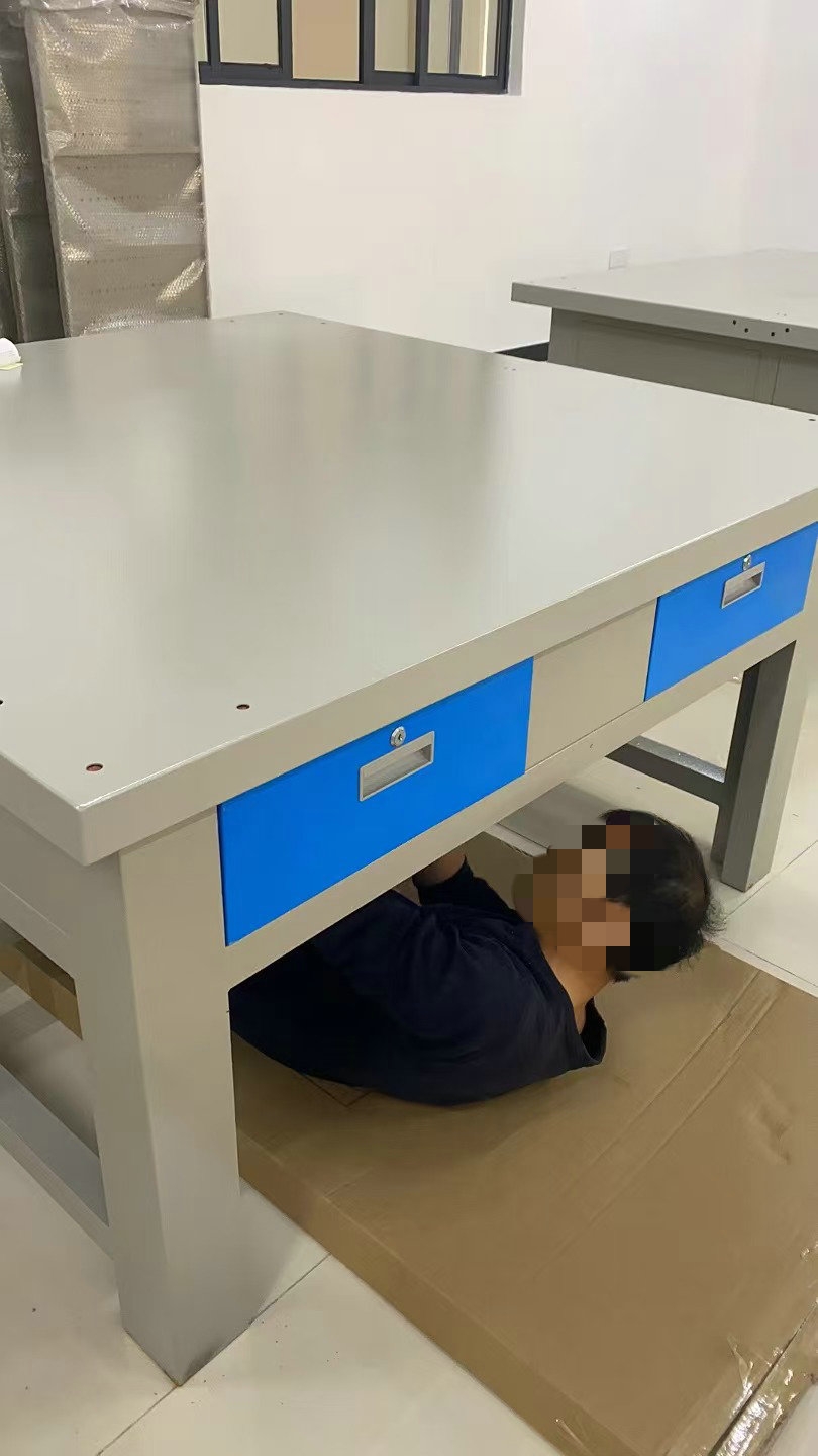 鉗工工作臺