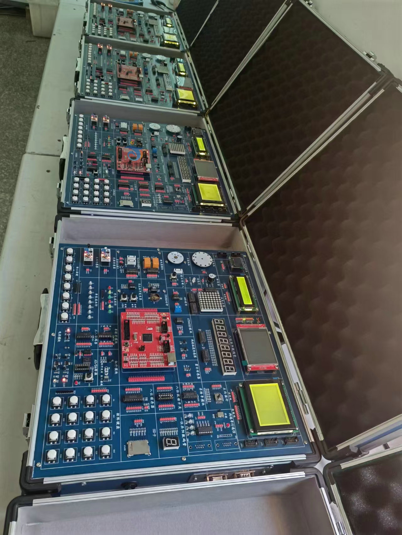 嵌入式單片機(jī)實訓(xùn)箱