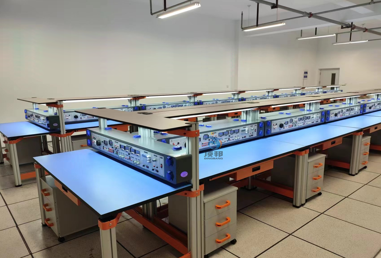 電子焊接裝配實(shí)訓(xùn)臺(tái)