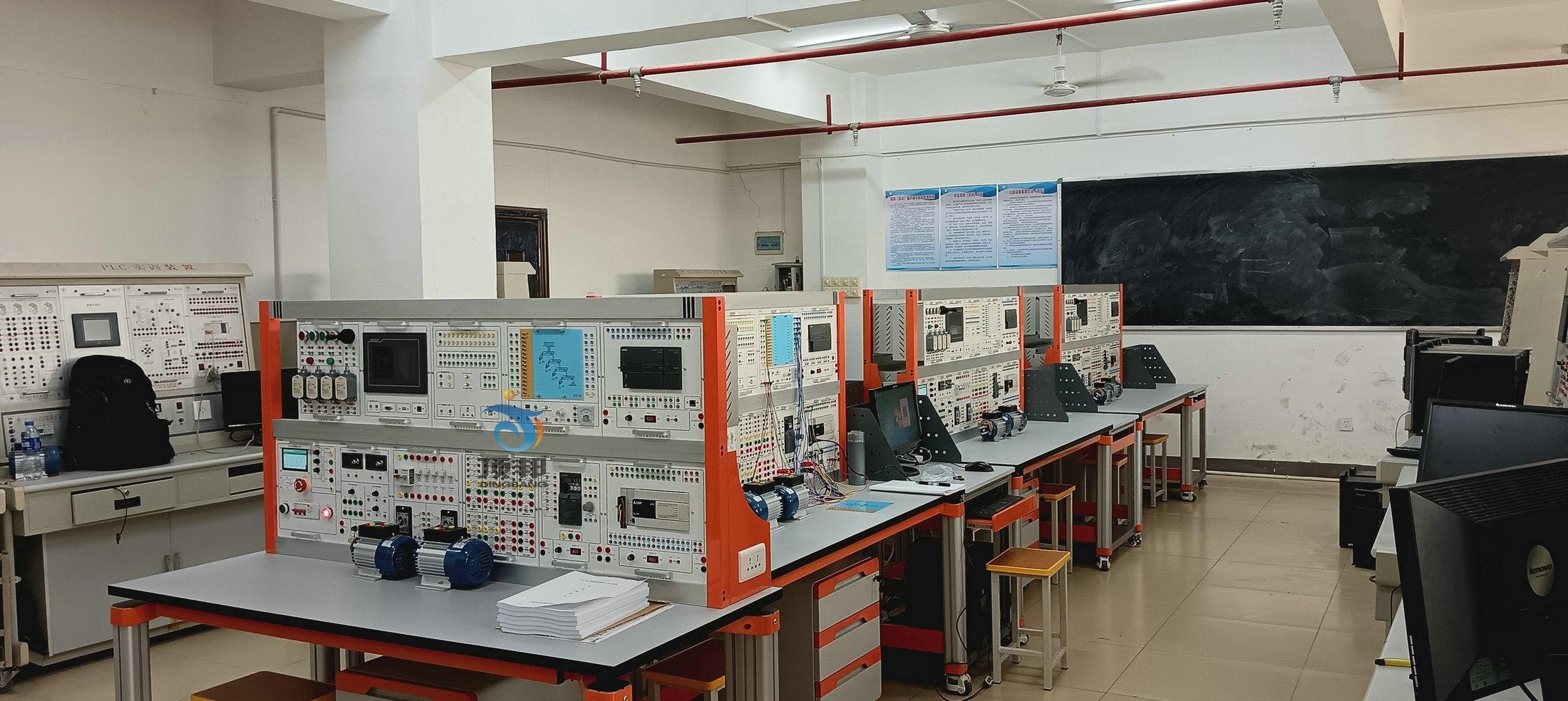 智能型高級維修電工實訓(xùn)裝置