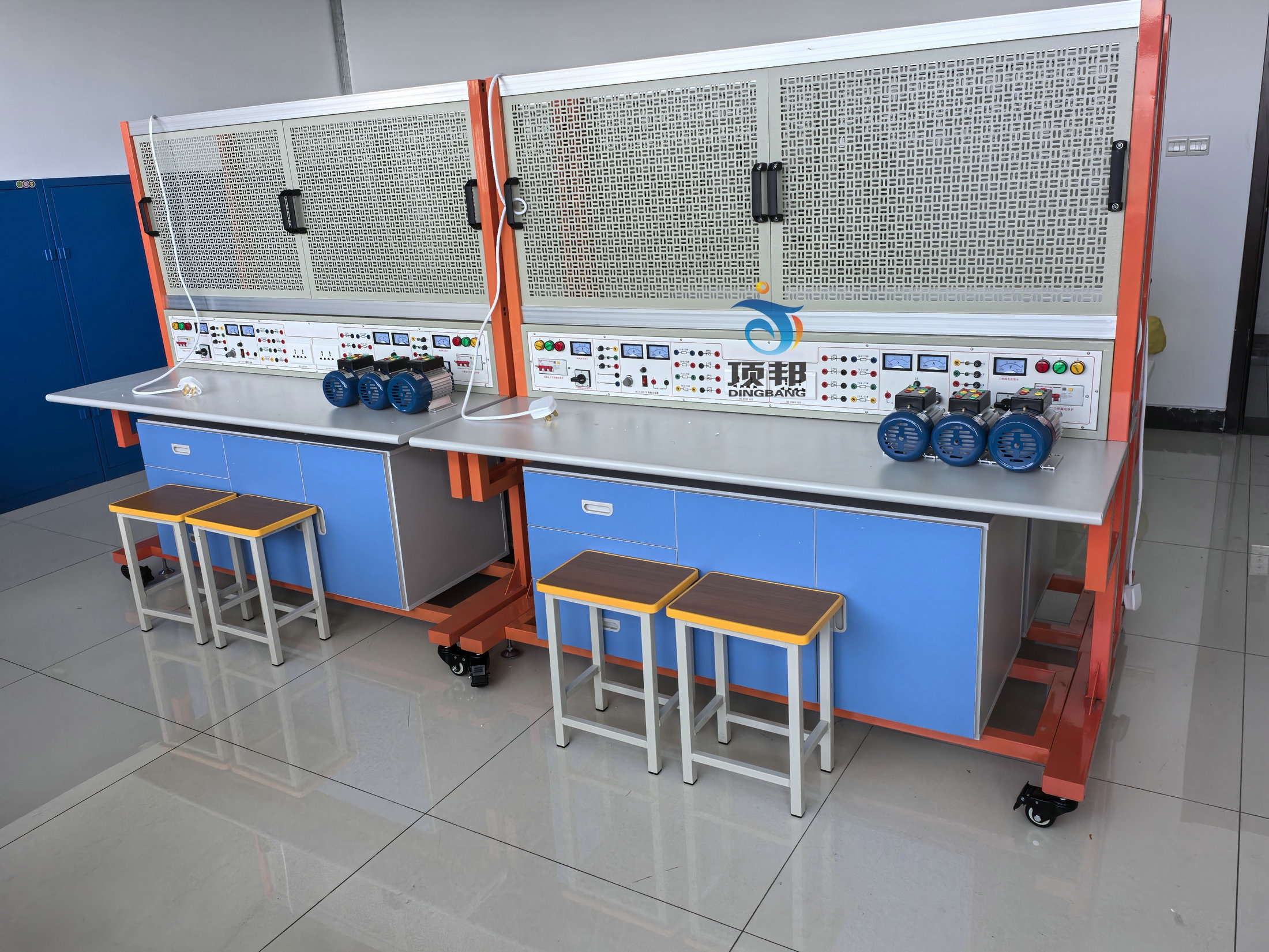 低壓電工實(shí)訓(xùn)臺